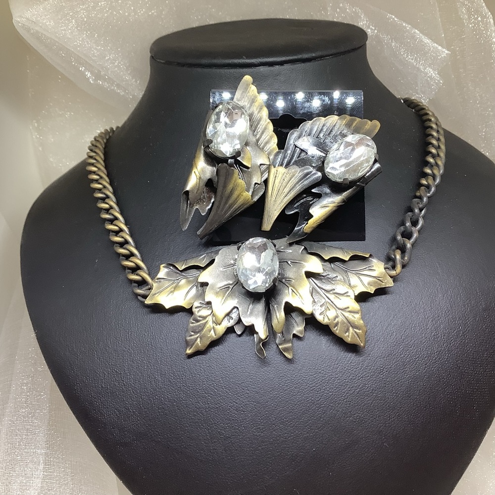 Necklace & Earrings Vintage Clip Ons Metal Floral